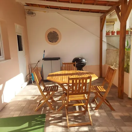 Casinha Da - 5 Min From The Appartamento